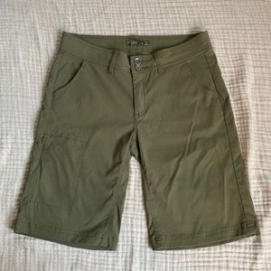 Prana army green long short - women’s size 8